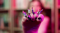 Thumbnail of Giantess Foot Worship