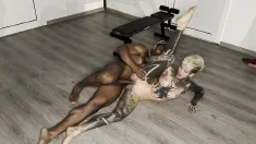 Thumbnail of Chica Tatuada Se Cabalga Una Polla Negra En El Gimnasio
