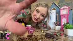Thumbnail of Unaware Giantess Discovers Her Taste For Screaming/Fighting Tinies