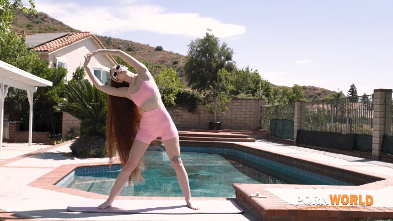 Racy redhead Erin Everheart getting fit outside