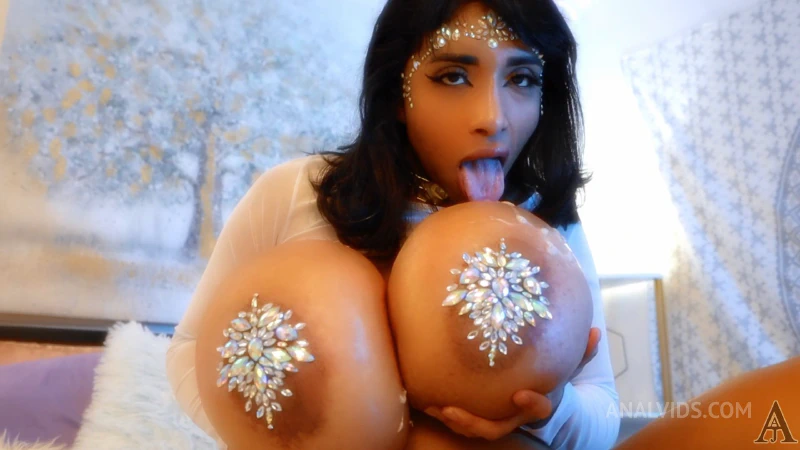 Mariza Lamb's huge tits covered with cum