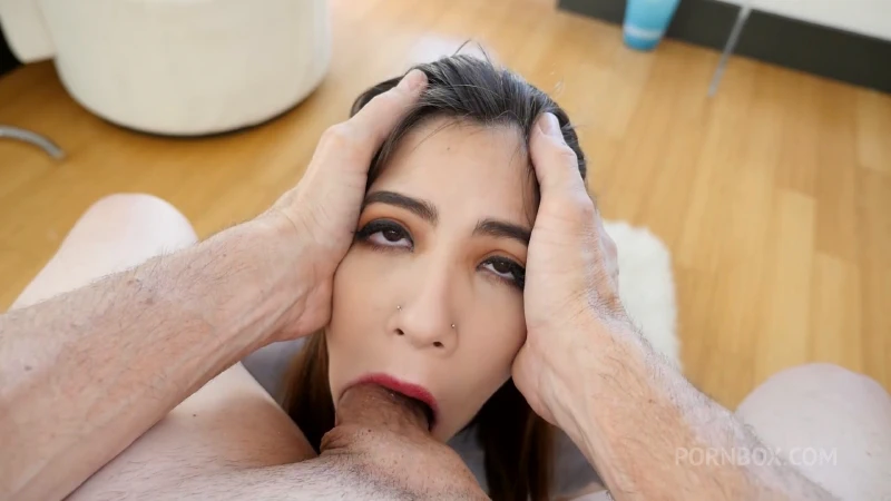 Luna Lust is facefucked