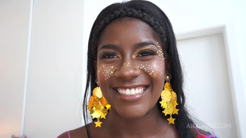 Jenny Pretinha's beautiful smile